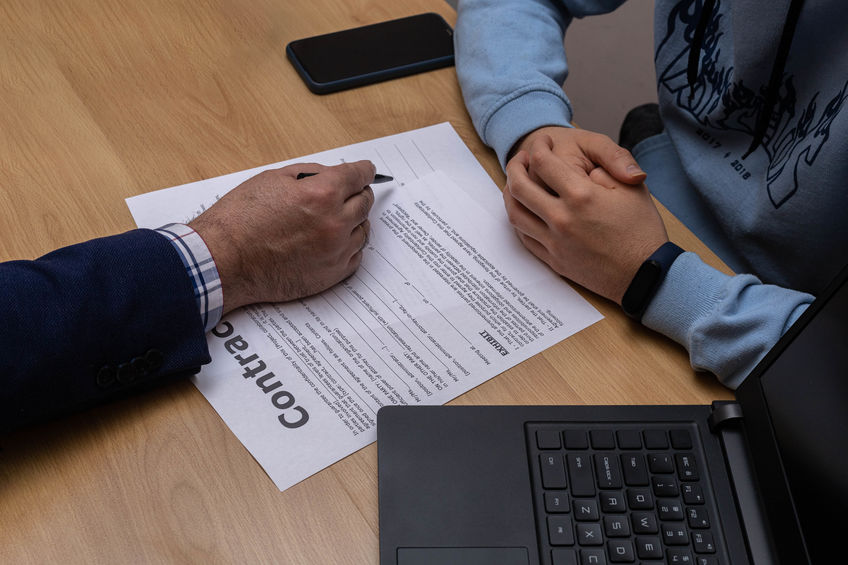 La clause d’exclusivité : définition, conditions de validité et dérogations