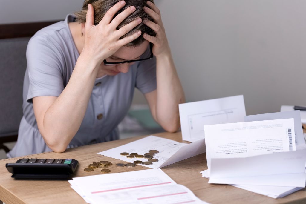 Surendettement : Comment la Commission de la Banque de France peut-elle effacer vos dettes ?